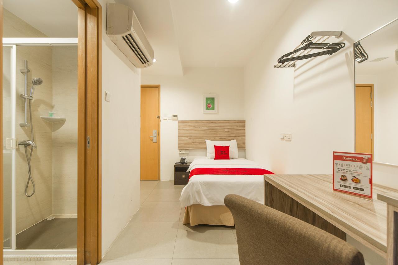 Reddoorz Plus @ Victoria Street Singapore Exteriör bild